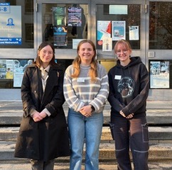 Mathematics students Nancy, Marlen and Lena from Bielefeld at GROW at Frankfurt 2025