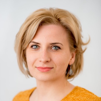 Professor Roxana Dimutrescu